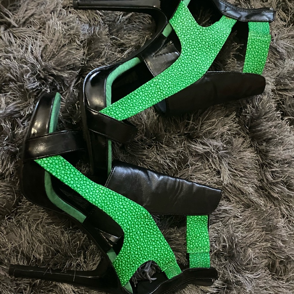 PAPERFOX heels, green & black